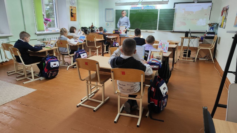 Первоклассники.